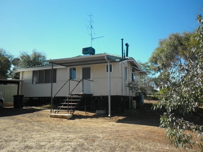 38 Selby Street, Northam WA 6401