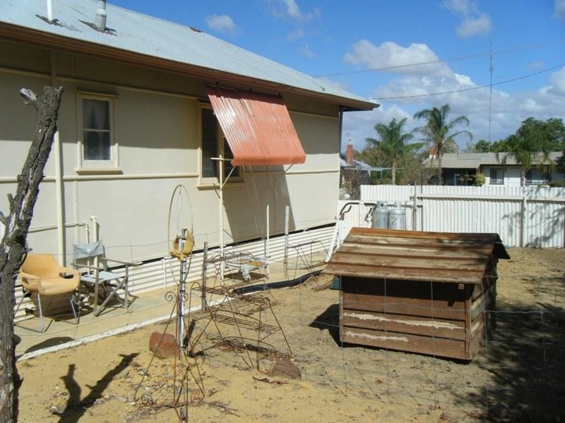 6 Mocardy Street, Wongan Hills WA 6603