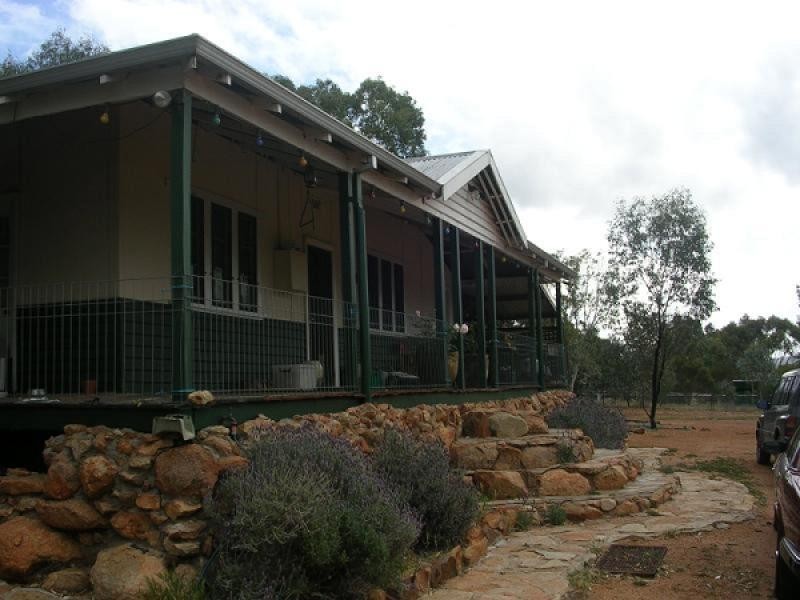 72 Quairading Road, York WA 6302