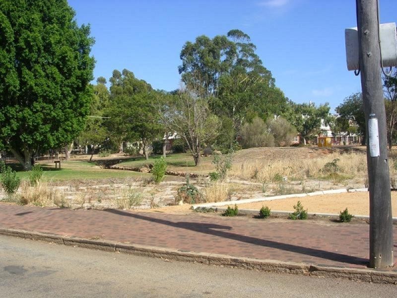 16 SOUTH STREET, York WA 6302