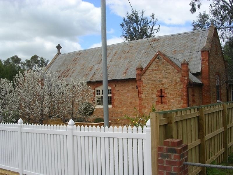 27 South Street, York WA 6302