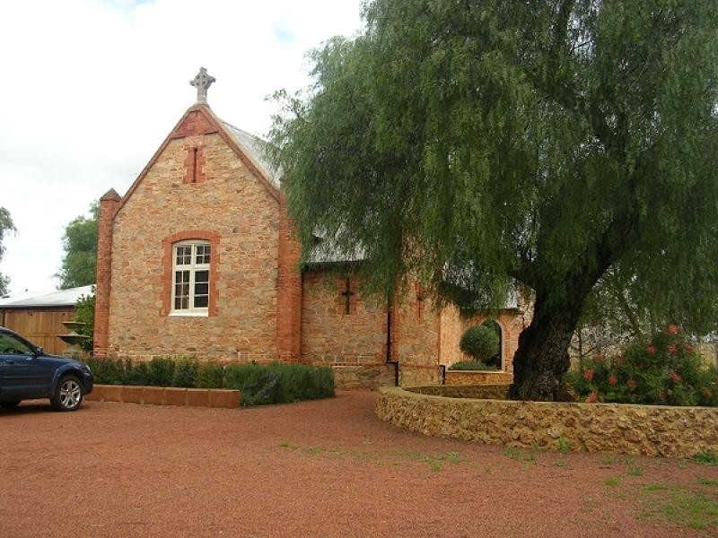 27 South Street, York WA 6302