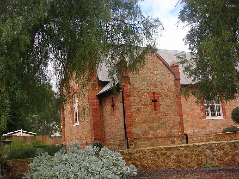 27 South Street, York WA 6302