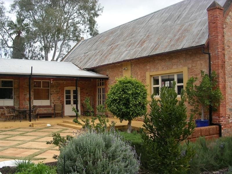 27 South Street, York WA 6302