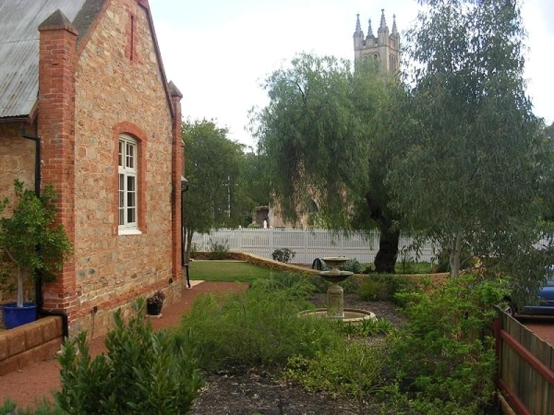 27 South Street, York WA 6302