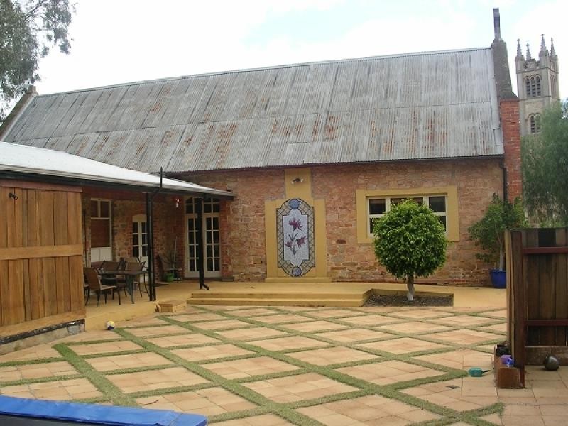 27 South Street, York WA 6302