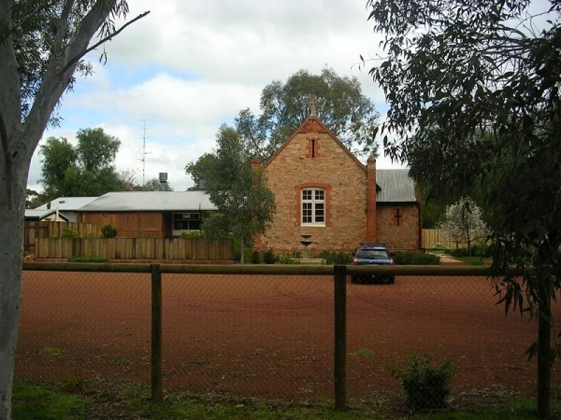 27 South Street, York WA 6302