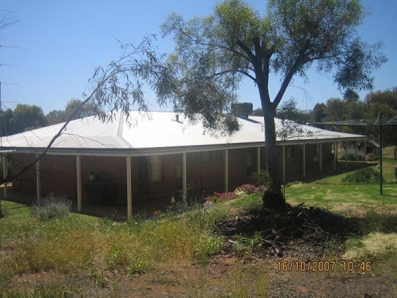 96 OSBORNE ROAD, York WA 6302