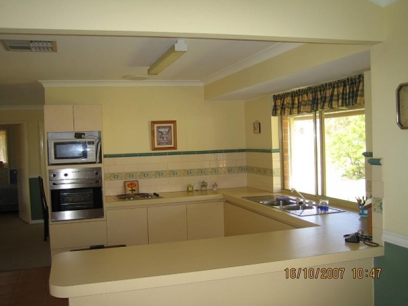 96 OSBORNE ROAD, York WA 6302