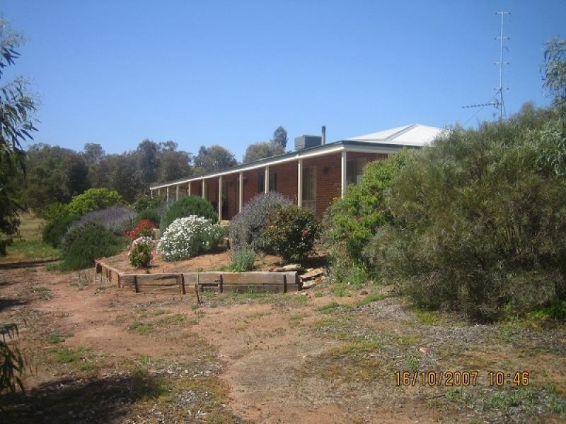 96 OSBORNE ROAD, York WA 6302