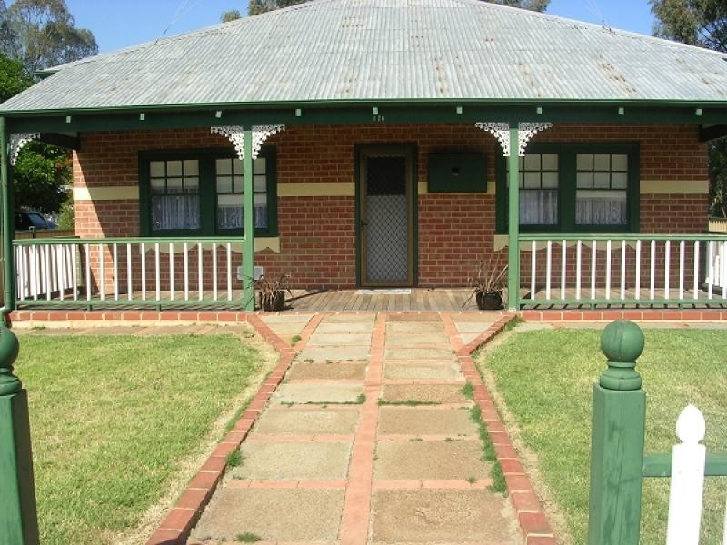 176 AVON TERRACE, York WA 6302