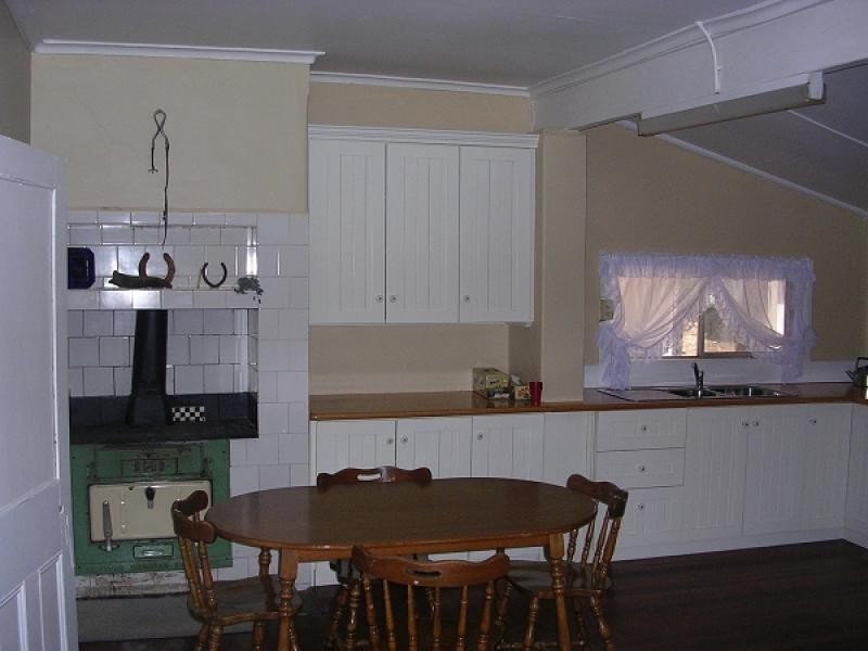 2 PARKER ROAD, York WA 6302