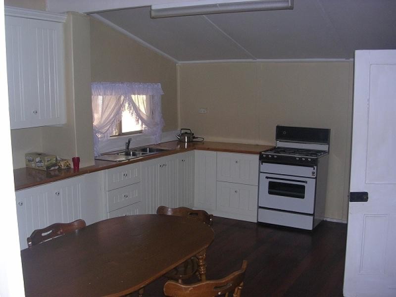 2 PARKER ROAD, York WA 6302