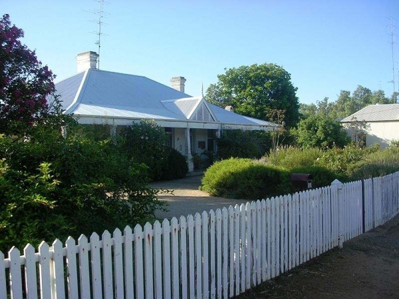 10 GEORGIANA STREET, York WA 6302