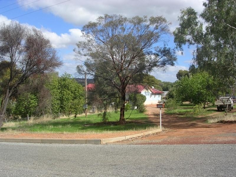 13 Harriott Street, York WA 6302