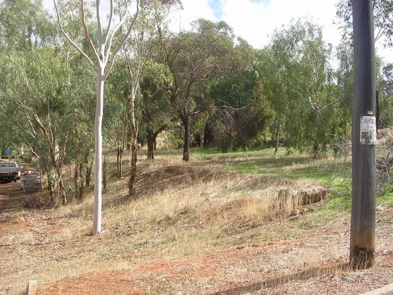 14 Harriott Street, York WA 6302