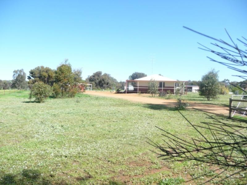 9 Lightly Place, York WA 6302
