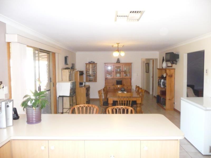 38 Tenth Road, York WA 6302