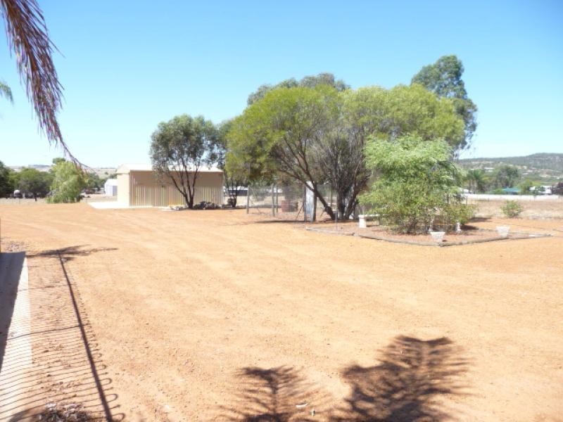 38 Tenth Road, York WA 6302