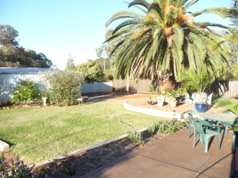 2 Scott Street, York WA 6302