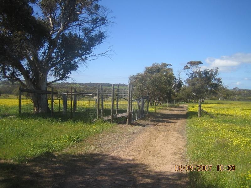 4070 Quairading York Road, Kauring WA 6302