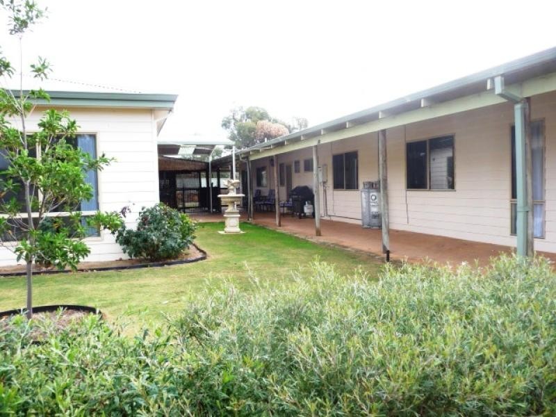 9 Ensign Dale Court, York WA 6302