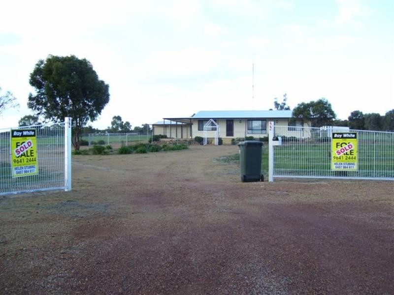 10 Lukin Street, Beverley WA 6304