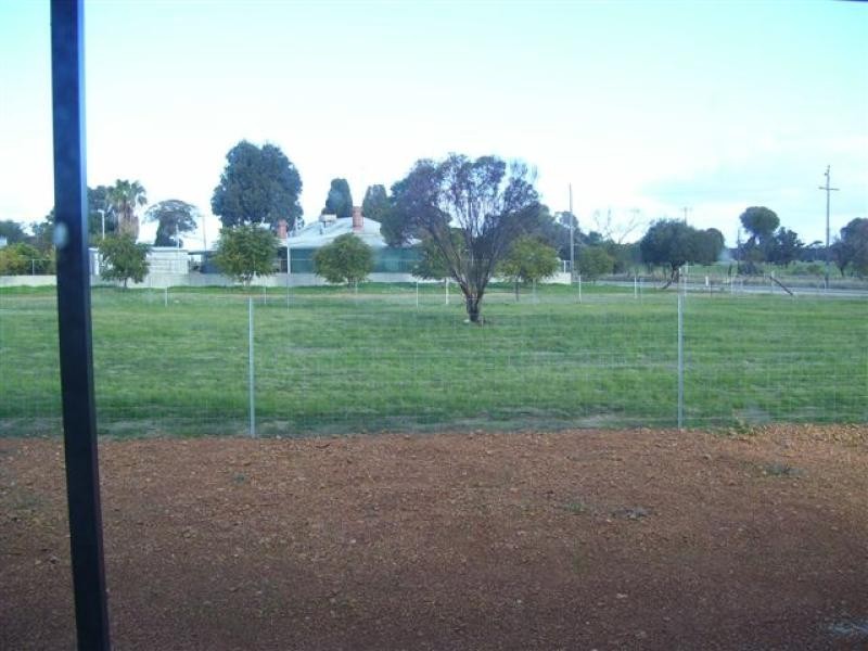 10 Lukin Street, Beverley WA 6304