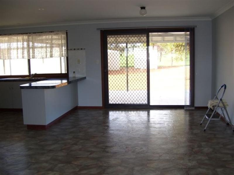 10 Lukin Street, Beverley WA 6304