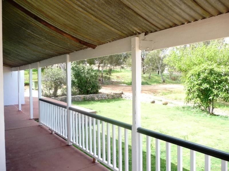 10 Chamberlin Street, York WA 6302