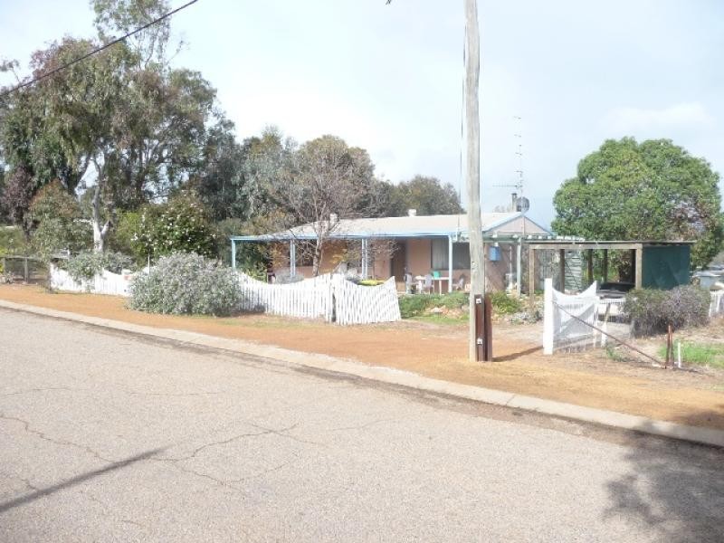 19 Hope Street, York WA 6302