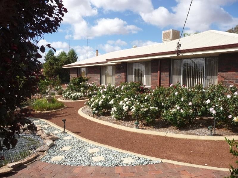 13 Maud Street, York WA 6302