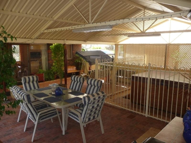 13 Maud Street, York WA 6302