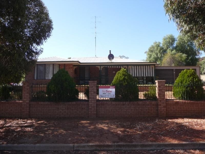 38 Suburban Road, York WA 6302