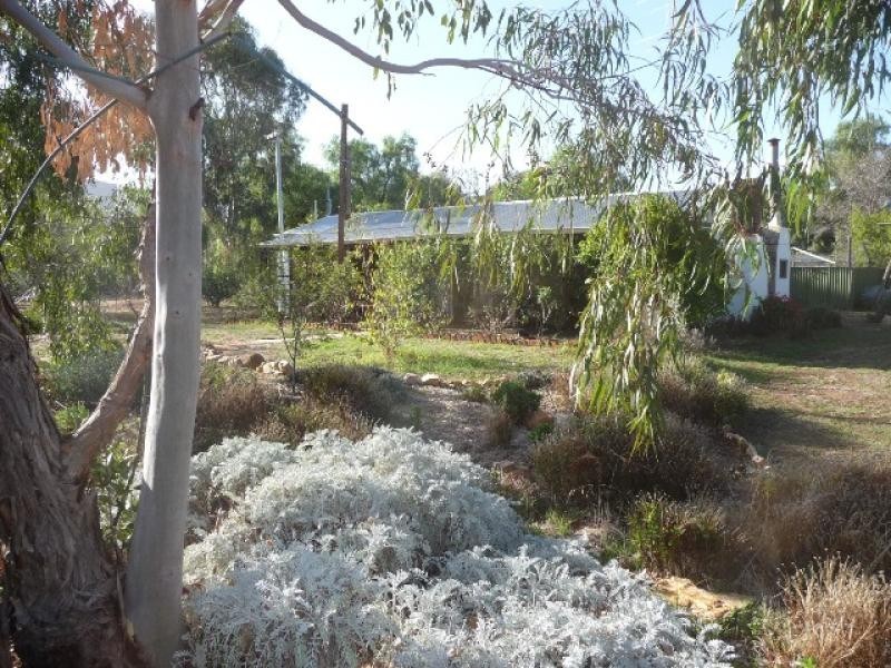 10 Ninth Road, York WA 6302