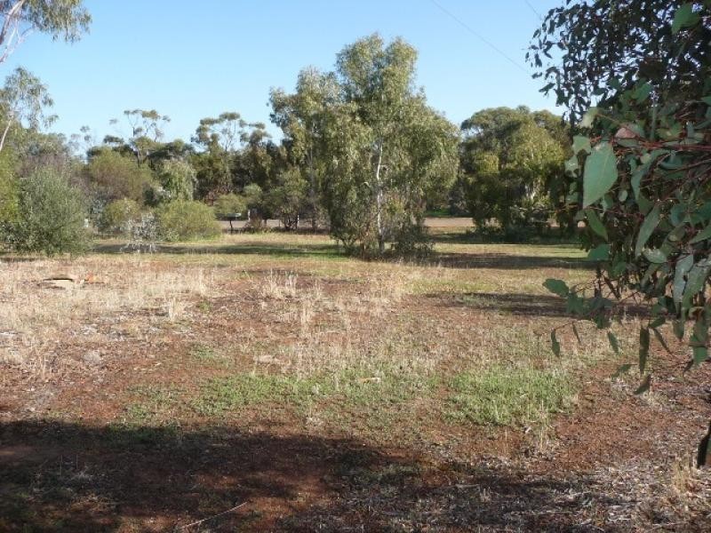 10 Ninth Road, York WA 6302