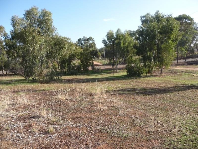 10 Ninth Road, York WA 6302