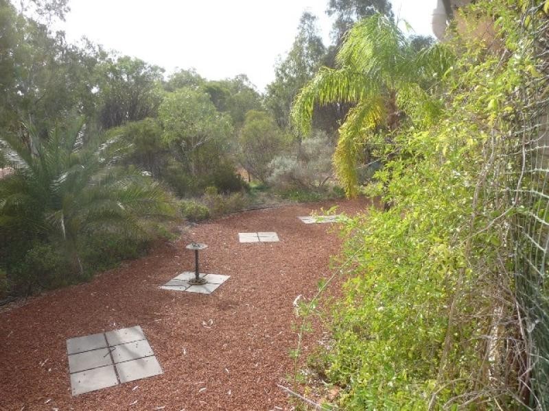 9 Ninth Road, York WA 6302