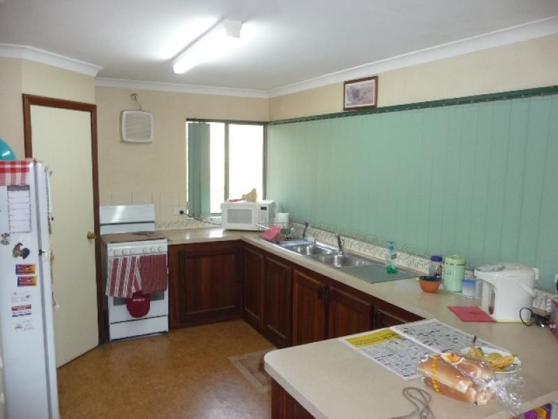 9 Ninth Road, York WA 6302