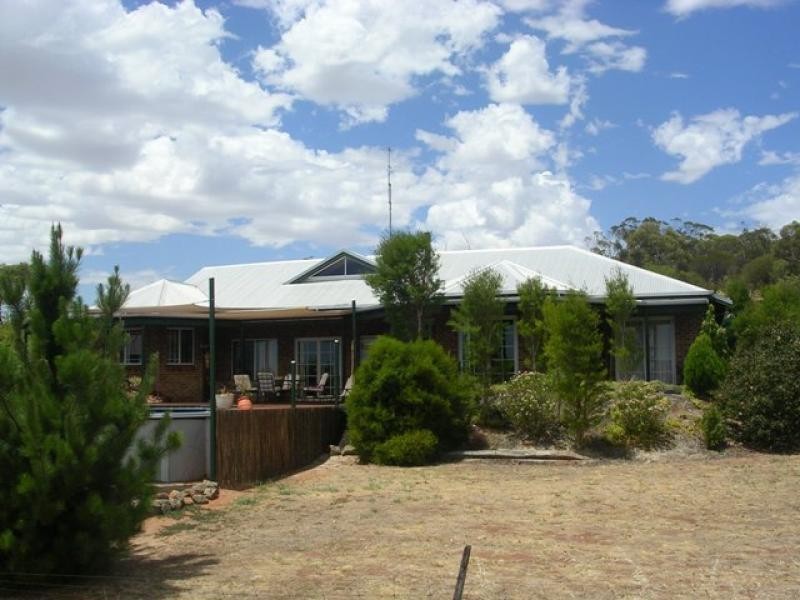 6 Steere Road, York WA 6302