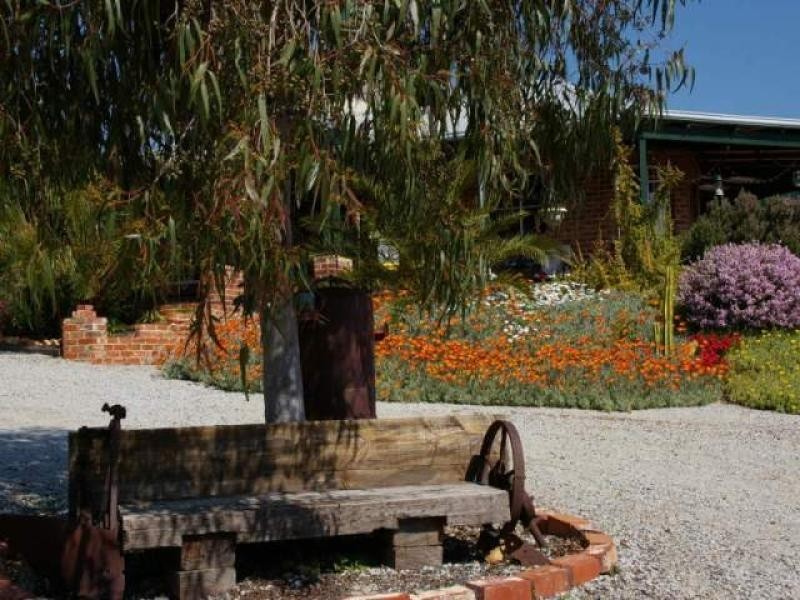 6 Steere Road, York WA 6302