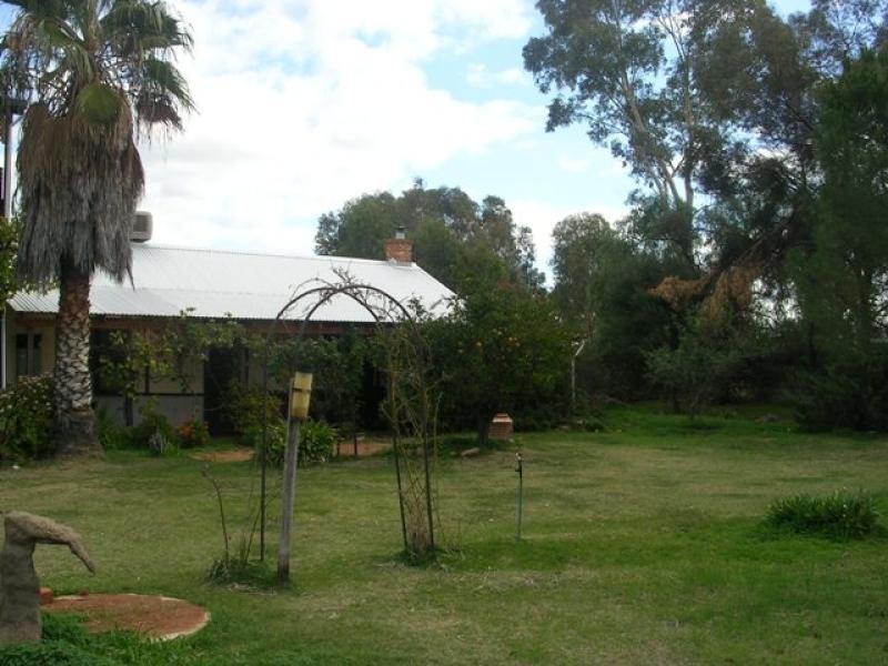 5 Lee Crescent, York WA 6302