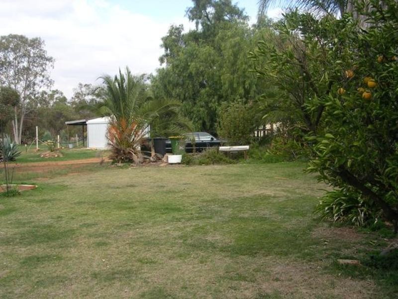 5 Lee Crescent, York WA 6302