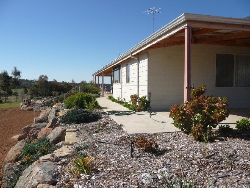 15 Foreman Road, York WA 6302