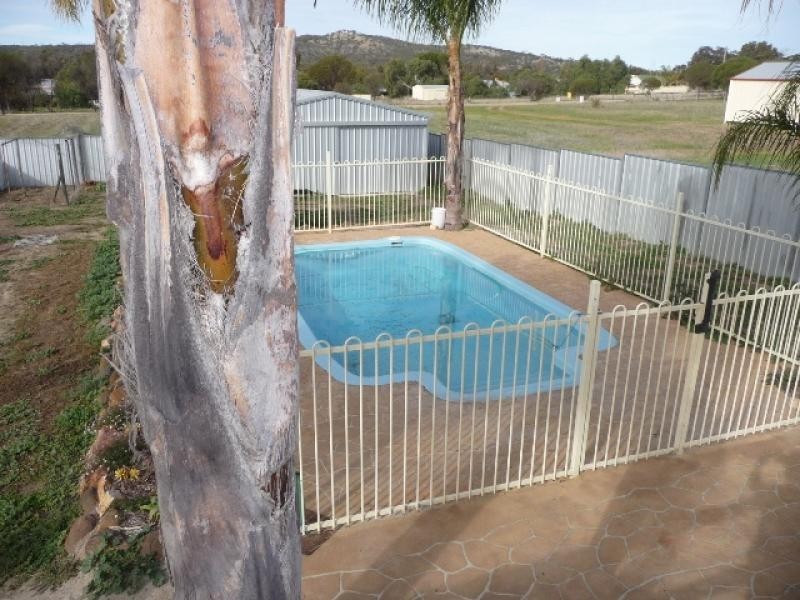 44 Alfred Street, York WA 6302