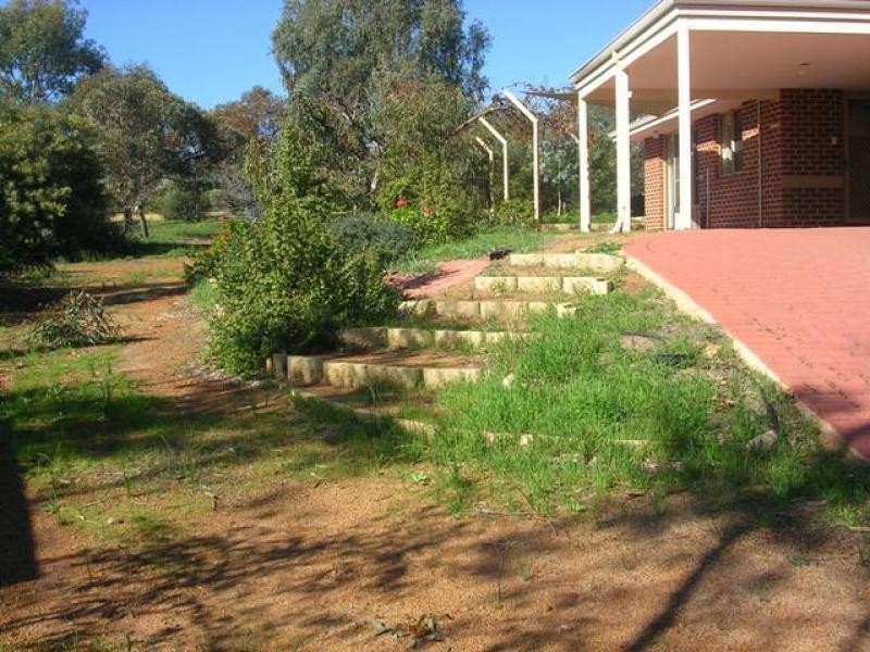 24 Bouverie Road, York WA 6302