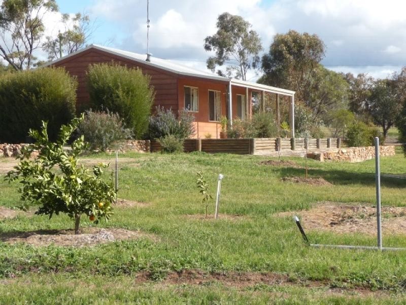 50 Tenth Road, York WA 6302