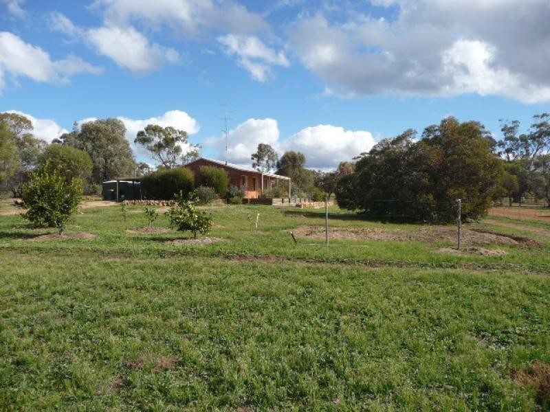 50 Tenth Road, York WA 6302