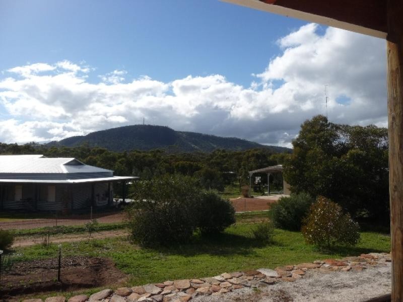 50 Tenth Road, York WA 6302