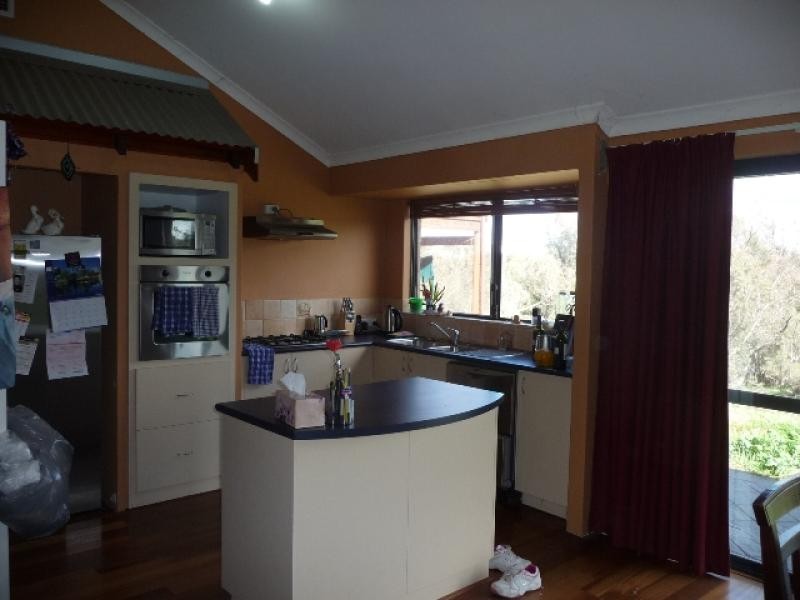 36 York Road, York WA 6302